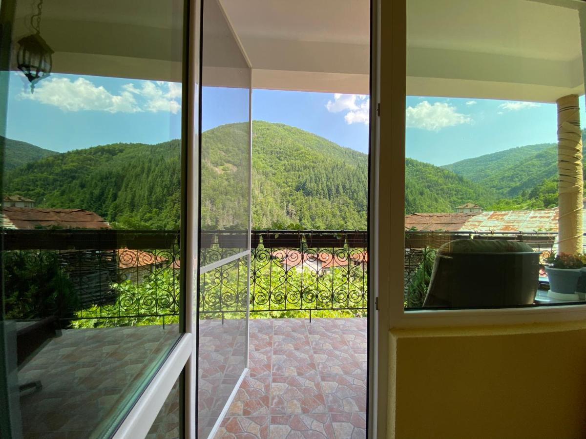 Къща За Гости Хаджиевата Къща Smolyan Ngoại thất bức ảnh