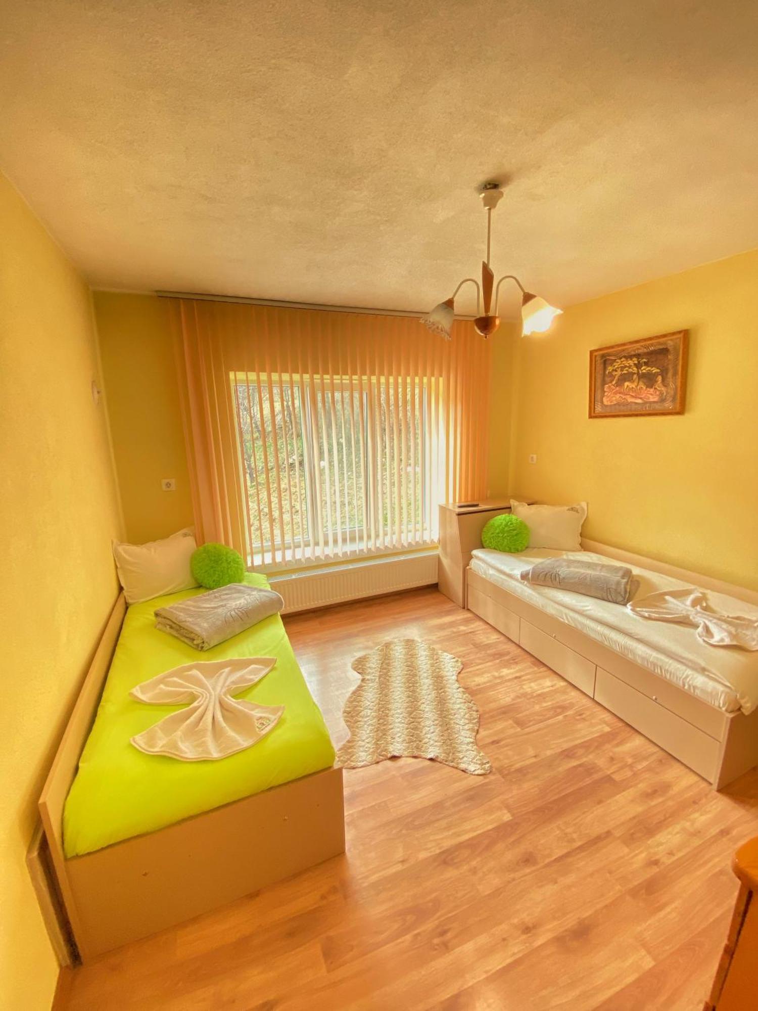 Къща За Гости Хаджиевата Къща Smolyan Ngoại thất bức ảnh