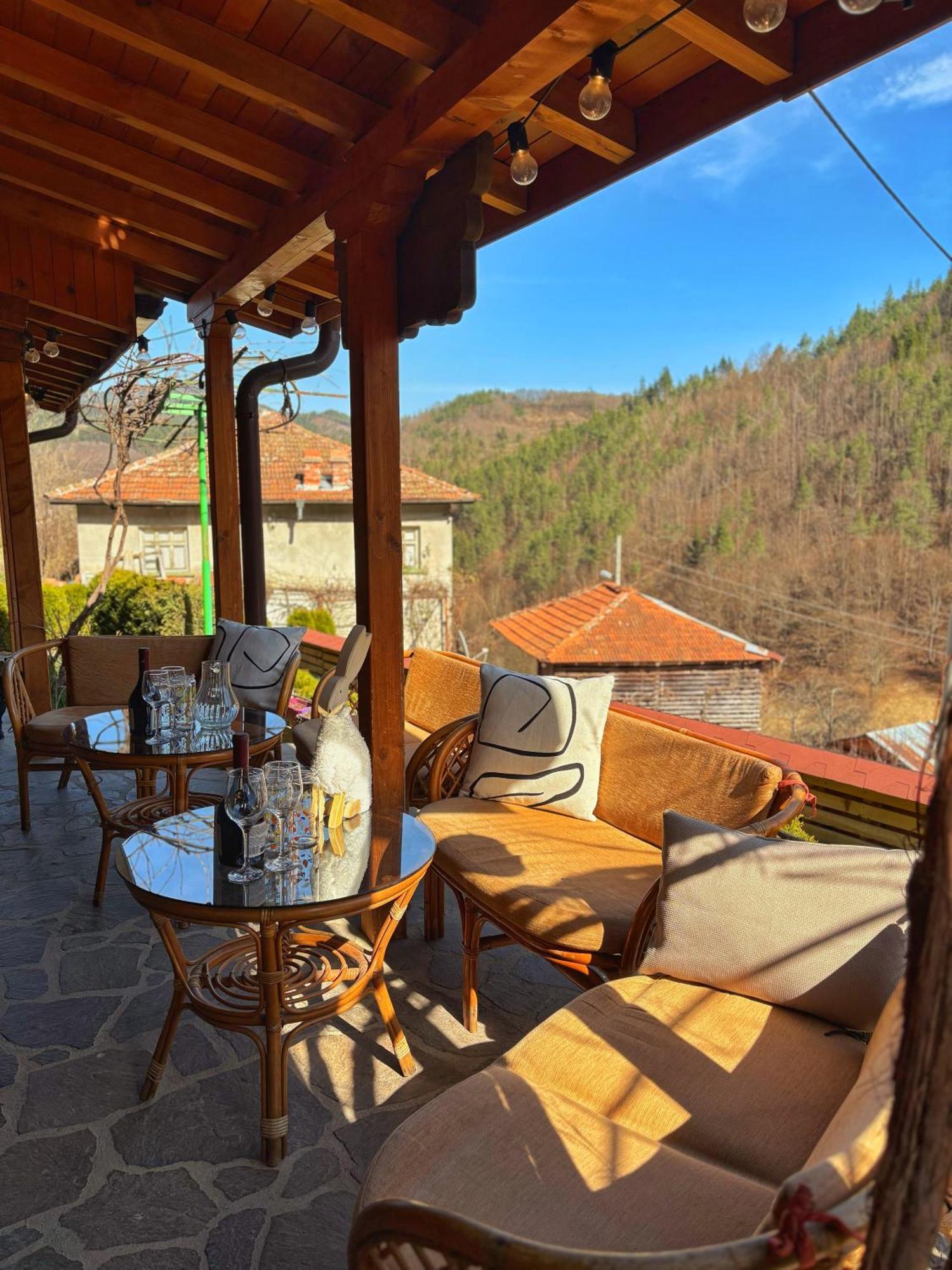 Къща За Гости Хаджиевата Къща Smolyan Ngoại thất bức ảnh