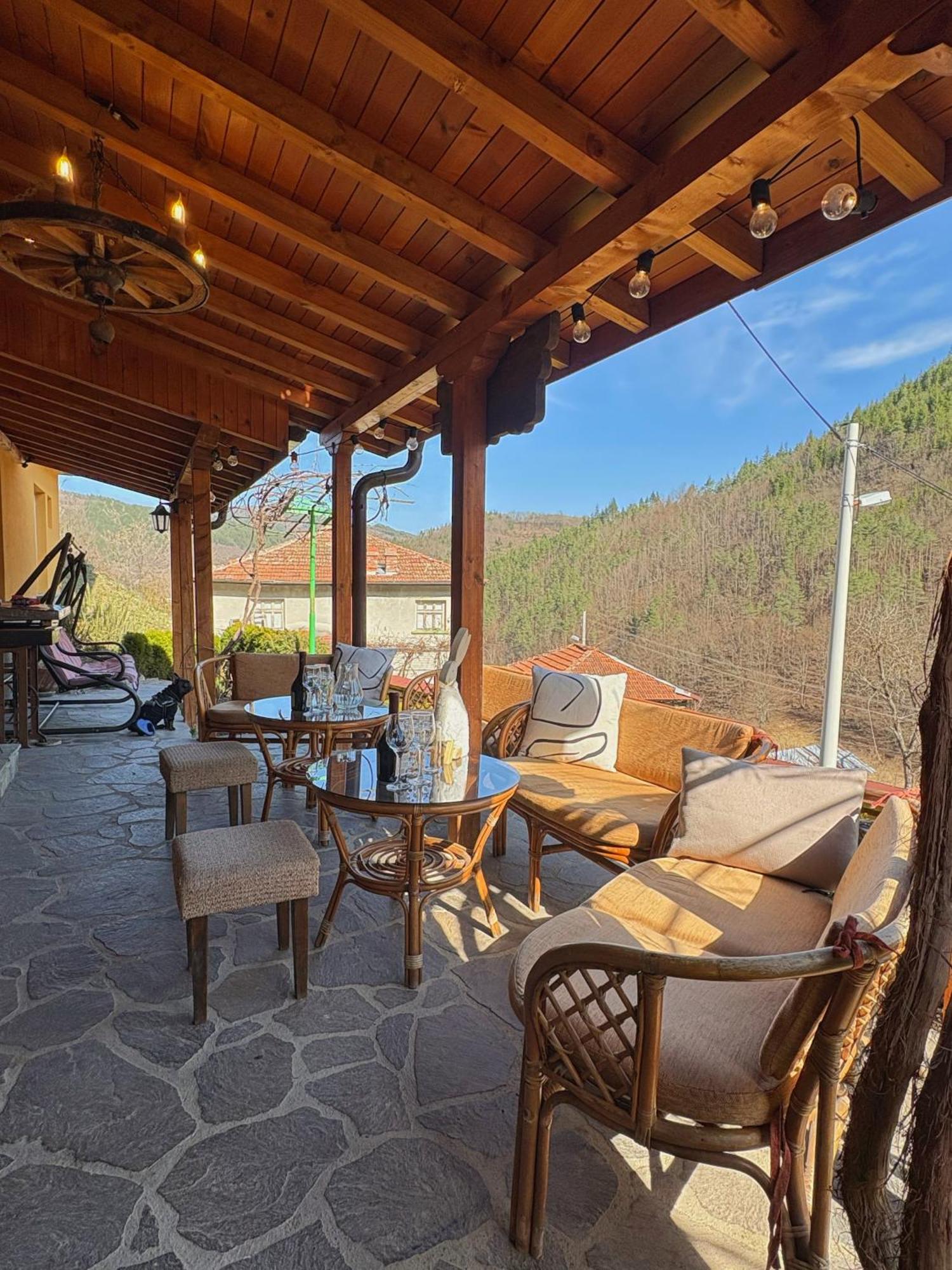Къща За Гости Хаджиевата Къща Smolyan Ngoại thất bức ảnh